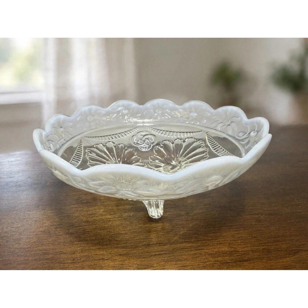 VTG Northwood White Opalescent Footed Bowl Daisy Ruffle 8in